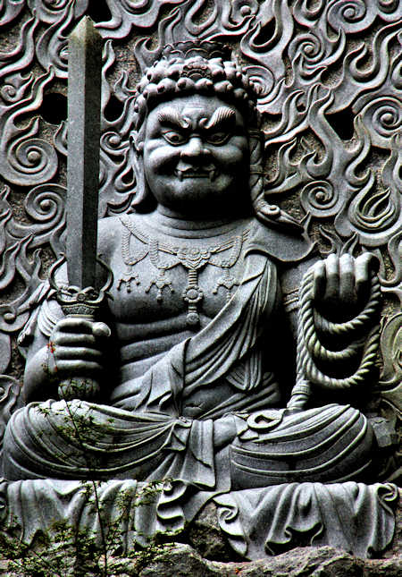 Tượng Bất Động MInh Vương bằng đá 4