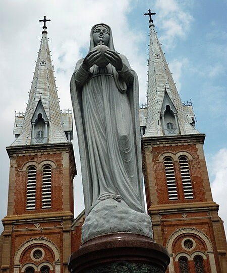 Tượng Đức mẹ Maria