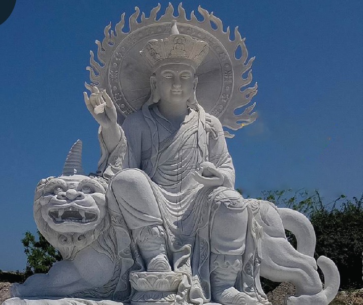 Nguy nga và tráng lệ, tượng đá phù hợp với những nơi tôn nghiêm