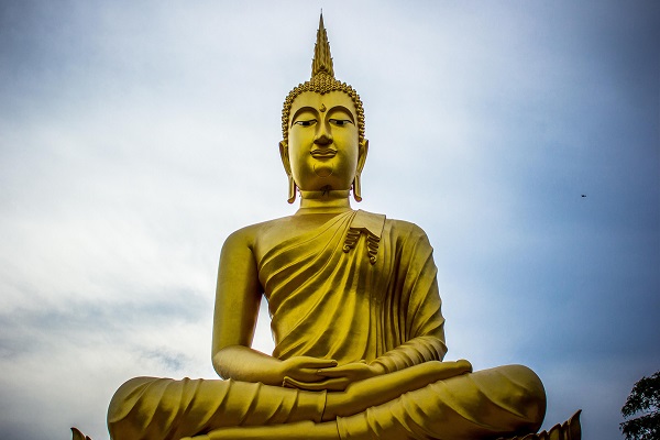 tượng phật thích ca mâu ni bằng đá đẹp dáng ngồi