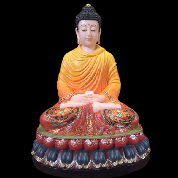 tượng phật thích ca mâu bi bằng đá mang gấm vàng đế đỏ